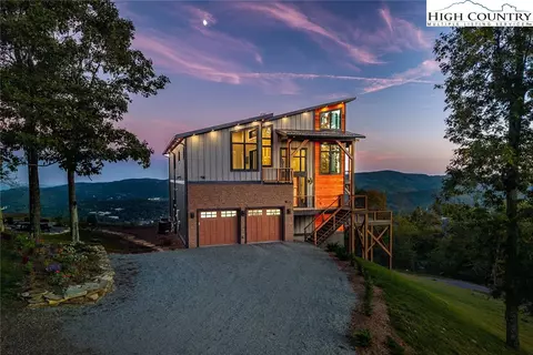 1180 Pinnacle Dr, Boone, NC 28607