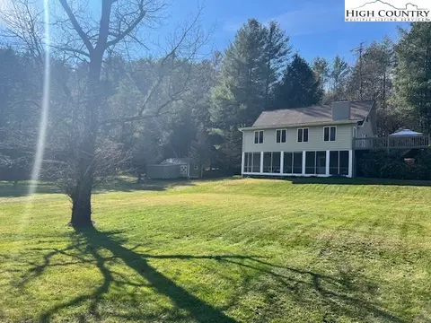 567 Daniel Daughters Dr, West Jefferson, NC 28694