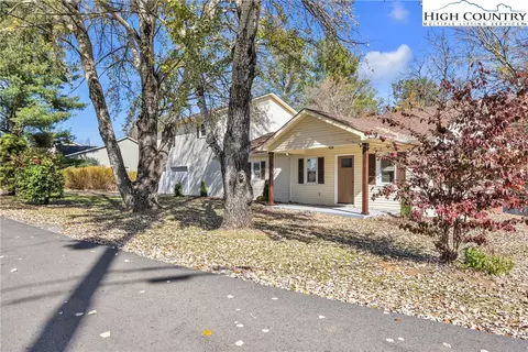 309 W Evergreen St, West Jefferson, NC 28694