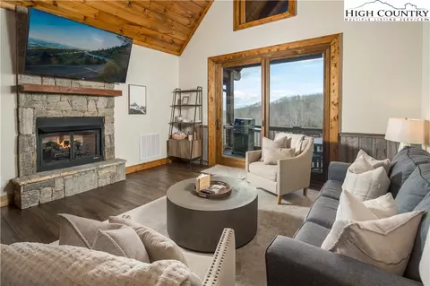 Living - 44 Camp Eagle Loop, Banner Elk, NC 28604 photo 3 of 4