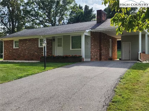 134 Apple Tree Ln, North Wilkesboro, NC 28659
