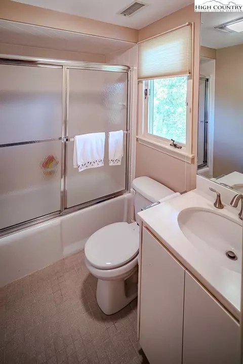 Bath - 233 Balsam, Boone, NC 28607 photo 5 of 5