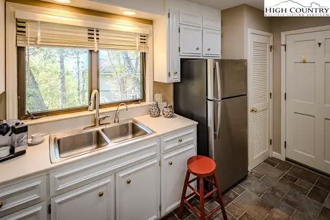Kitchen - 233 Balsam, Boone, NC 28607 photo 4 of 5