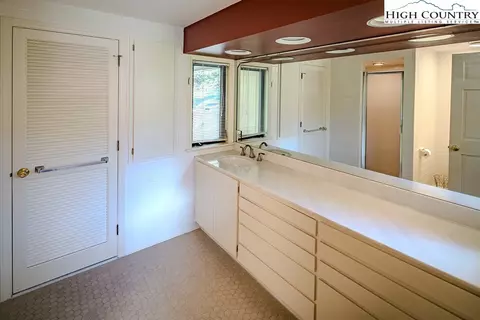 Bath - 233 Balsam, Boone, NC 28607 photo 1 of 5