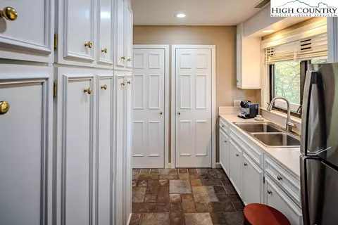 Kitchen - 233 Balsam, Boone, NC 28607 photo 5 of 5