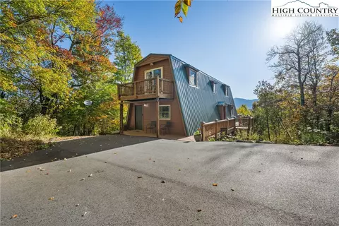 384 Shelter Rock Cir, Sugar Mountain, NC 28604