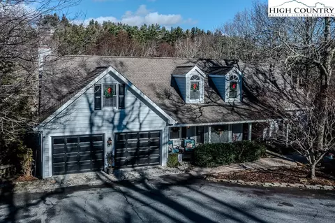 387 Tarry Acres Cir, Blowing Rock, NC 28605