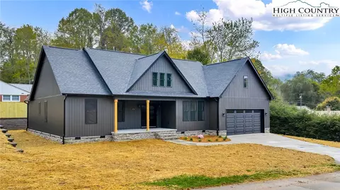 474 Ford St, West Jefferson, NC 28694