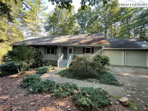 2766 Pheasant Run St, Lenoir, NC 28645