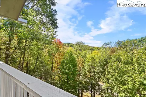 Exterior - 504 St Andrews Rd, Beech Mountain, NC 28604 photo 3 of 7