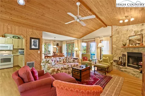 Living - 504 St Andrews Rd, Beech Mountain, NC 28604 photo 3 of 6