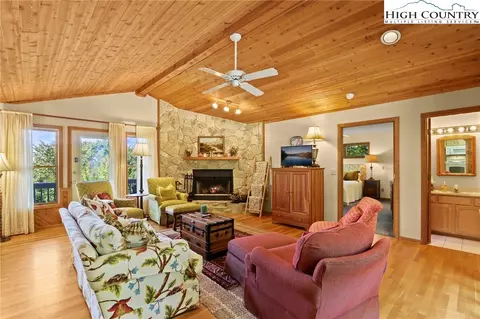 Living - 504 St Andrews Rd, Beech Mountain, NC 28604 photo 2 of 6