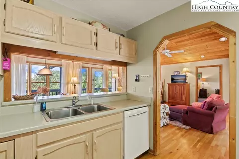 Kitchen - 504 St Andrews Rd, Beech Mountain, NC 28604 photo 4 of 5