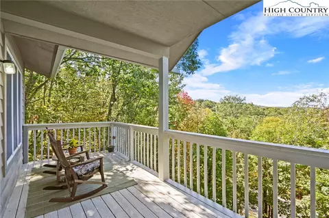 Exterior - 504 St Andrews Rd, Beech Mountain, NC 28604 photo 2 of 7
