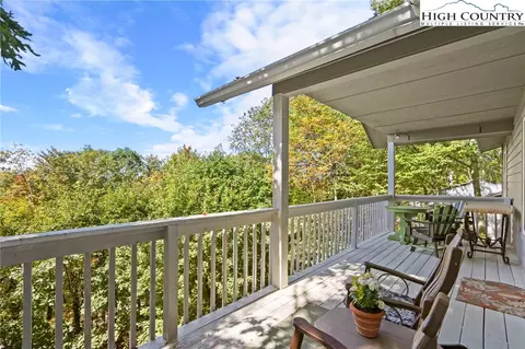 Exterior - 504 St Andrews Rd, Beech Mountain, NC 28604 photo 4 of 7