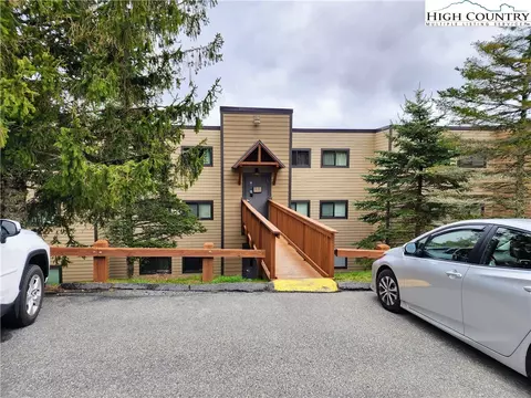 102 Sugar Ski Dr #231, Sugar Mountain, NC 28604