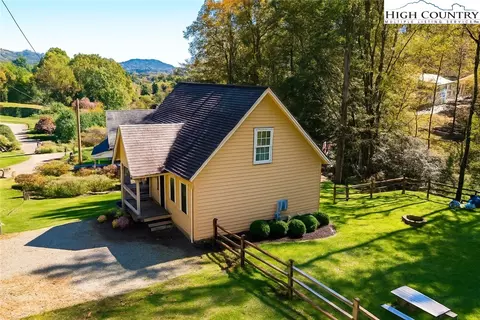 492 Poplar Hill Dr, Boone, NC 28607