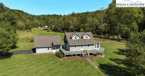 410 River Dr, Warrensville, NC 28693