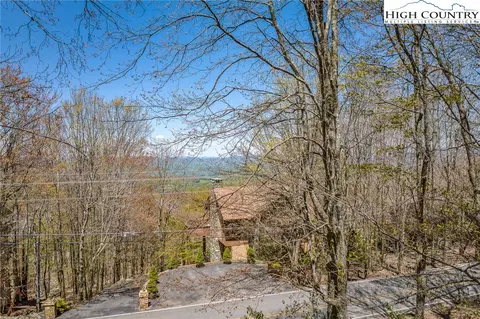 201 Grassy Gap Loop Rd, Beech Mountain, NC 28604 photo 10