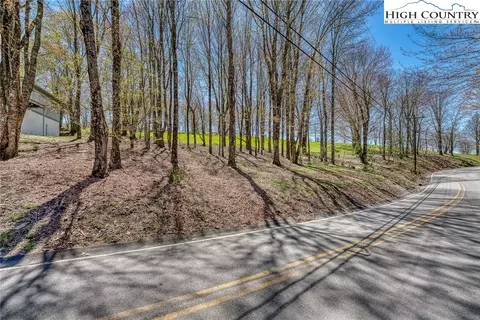 201 Grassy Gap Loop Rd, Beech Mountain, NC 28604 photo 8