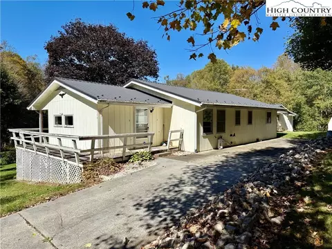 205 Burl Lawrence Rd, Vilas, NC 28692