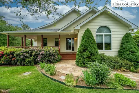 517 Willow Trl, Boone, NC 28607