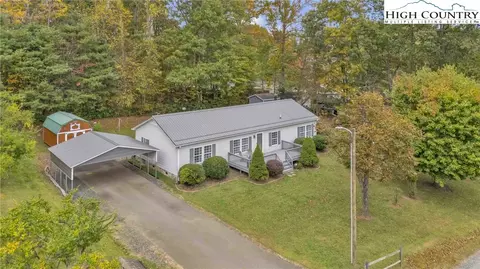 146 Poplar Ln, Lansing, NC 28643