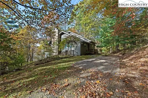 840 Holly Dale Dr, Spruce Pine, NC 28777