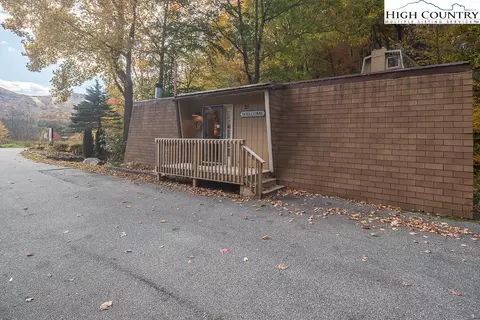 21 Creekside Rd #A, Banner Elk, NC 28604