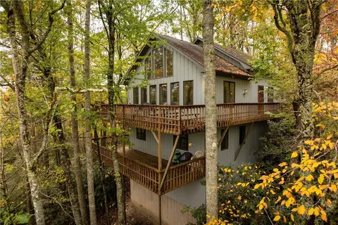 265 Leatherwood Rd, Banner Elk, NC 28604