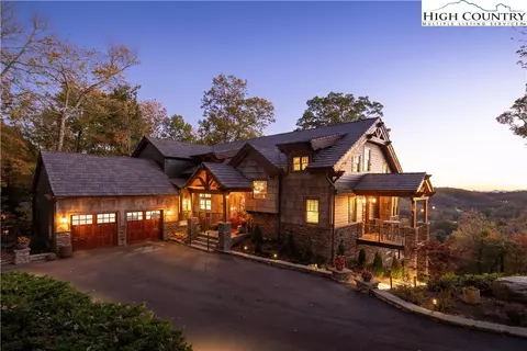 252 E Stone Dr, Blowing Rock, NC 28605