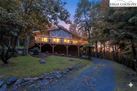 1028 Charter Hills Rd, Beech Mountain, NC 28604