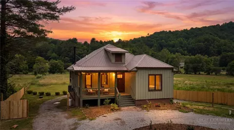 790 Howard Edmisten Rd, Sugar Grove, NC 28679