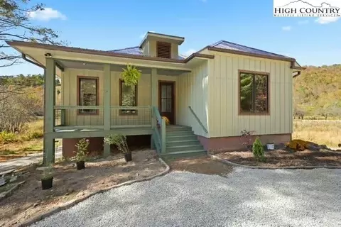 790 Howard Edmisten Rd, Sugar Grove, NC 28679