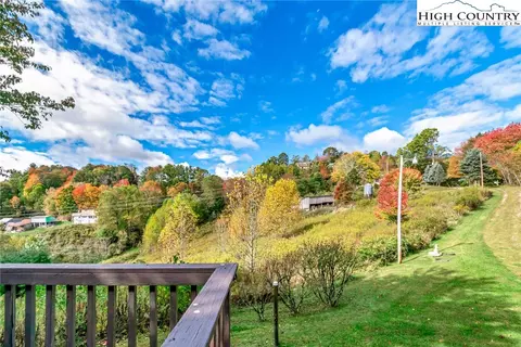 390 Flat Springs Rd, Elk Park, NC 28622
