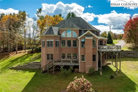 811 Chestnut Knob Rd, Boone, NC 28607