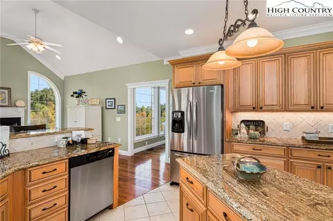 811 Chestnut Knob Rd, Boone, NC 28607 photo 20