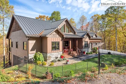 Exterior - 322 S Creek Dr, Boone, NC 28607 photo 2 of 12