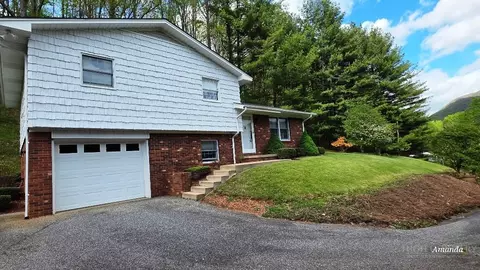 5212 Nc Highway 88 W, Warrensville, NC 28693
