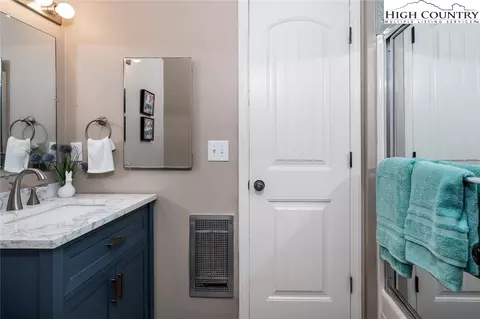 Bath - 127 Fir, Boone, NC 28607 photo 2 of 5