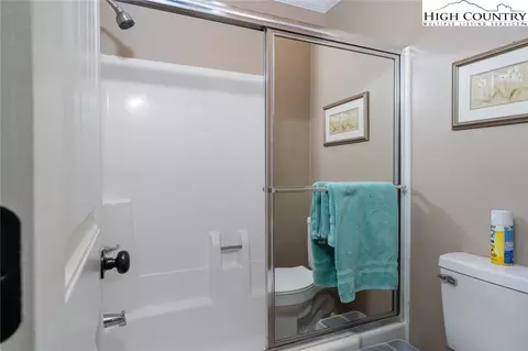 Bath - 127 Fir, Boone, NC 28607 photo 4 of 5