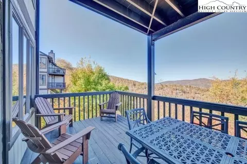 144 Skyleaf Ln #703, Sugar Mountain, NC 28604