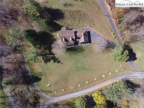 709 Deep Ford Rd, Lansing, NC 28643 photo 3