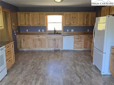 709 Deep Ford Rd, Lansing, NC 28643 photo 7