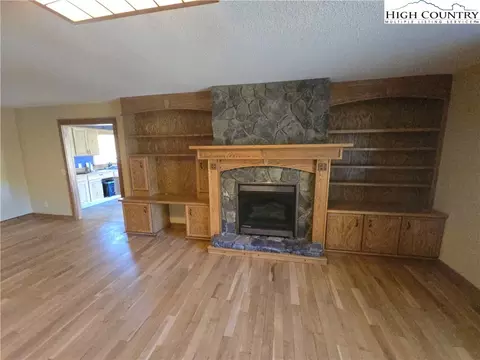 709 Deep Ford Rd, Lansing, NC 28643 photo 5