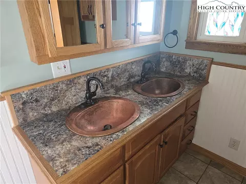 709 Deep Ford Rd, Lansing, NC 28643 photo 16