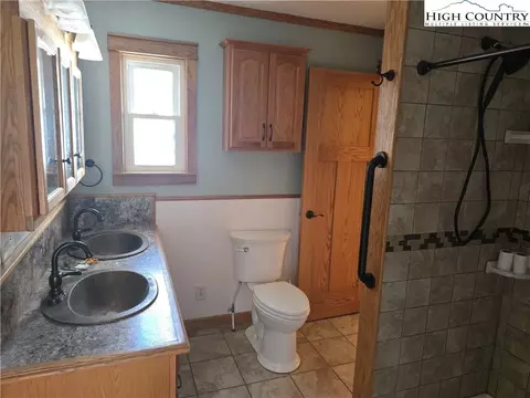 709 Deep Ford Rd, Lansing, NC 28643 photo 15
