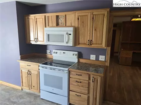 709 Deep Ford Rd, Lansing, NC 28643 photo 10
