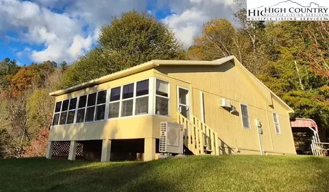 312 Hidden Mountain Ln, Crumpler, NC 28617