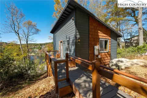 154 Lakeview Ter, Blowing Rock, NC 28605